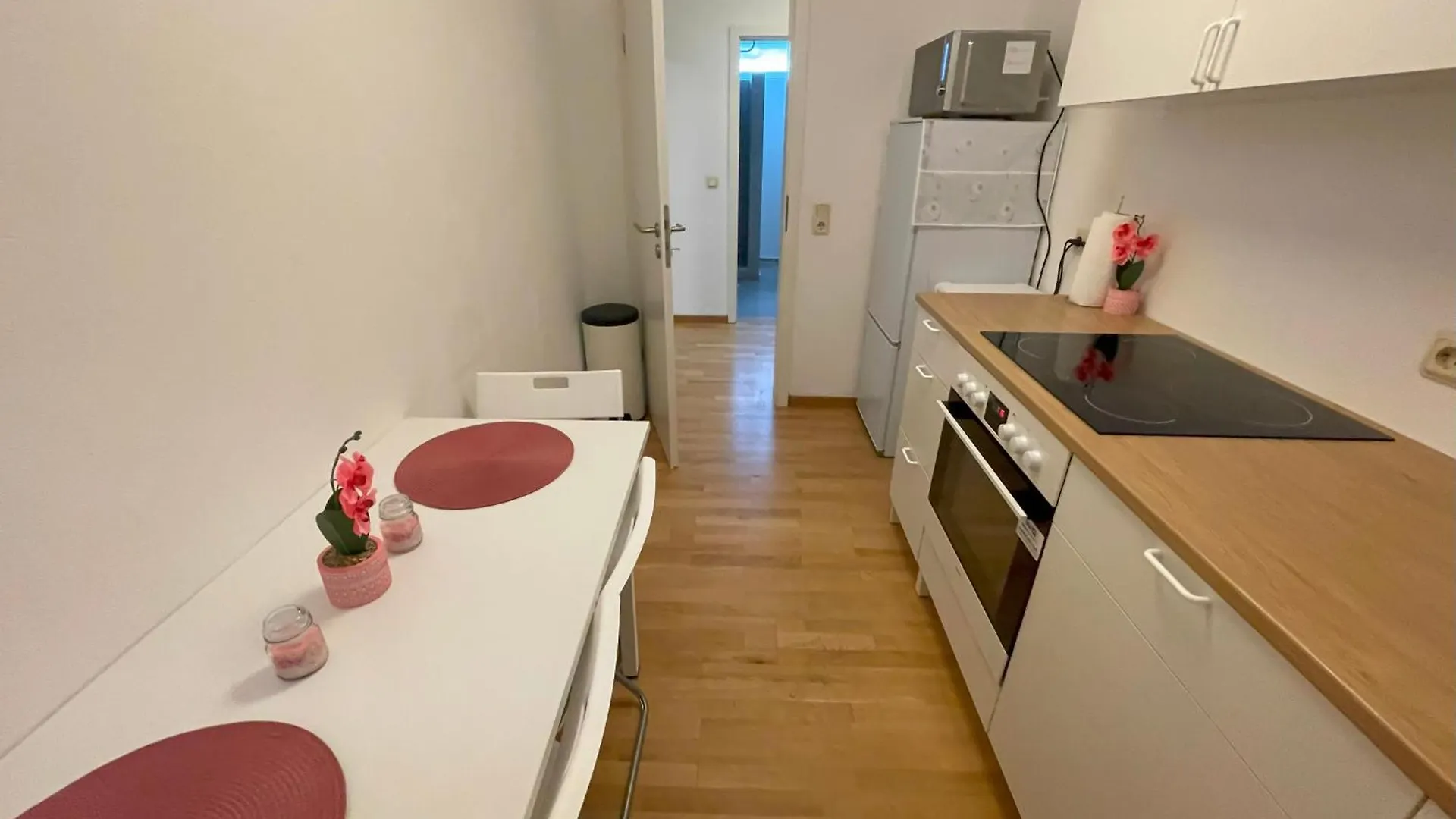 Cozy Studio Apartment In Neusser Street 쾰른 0*,  독일
