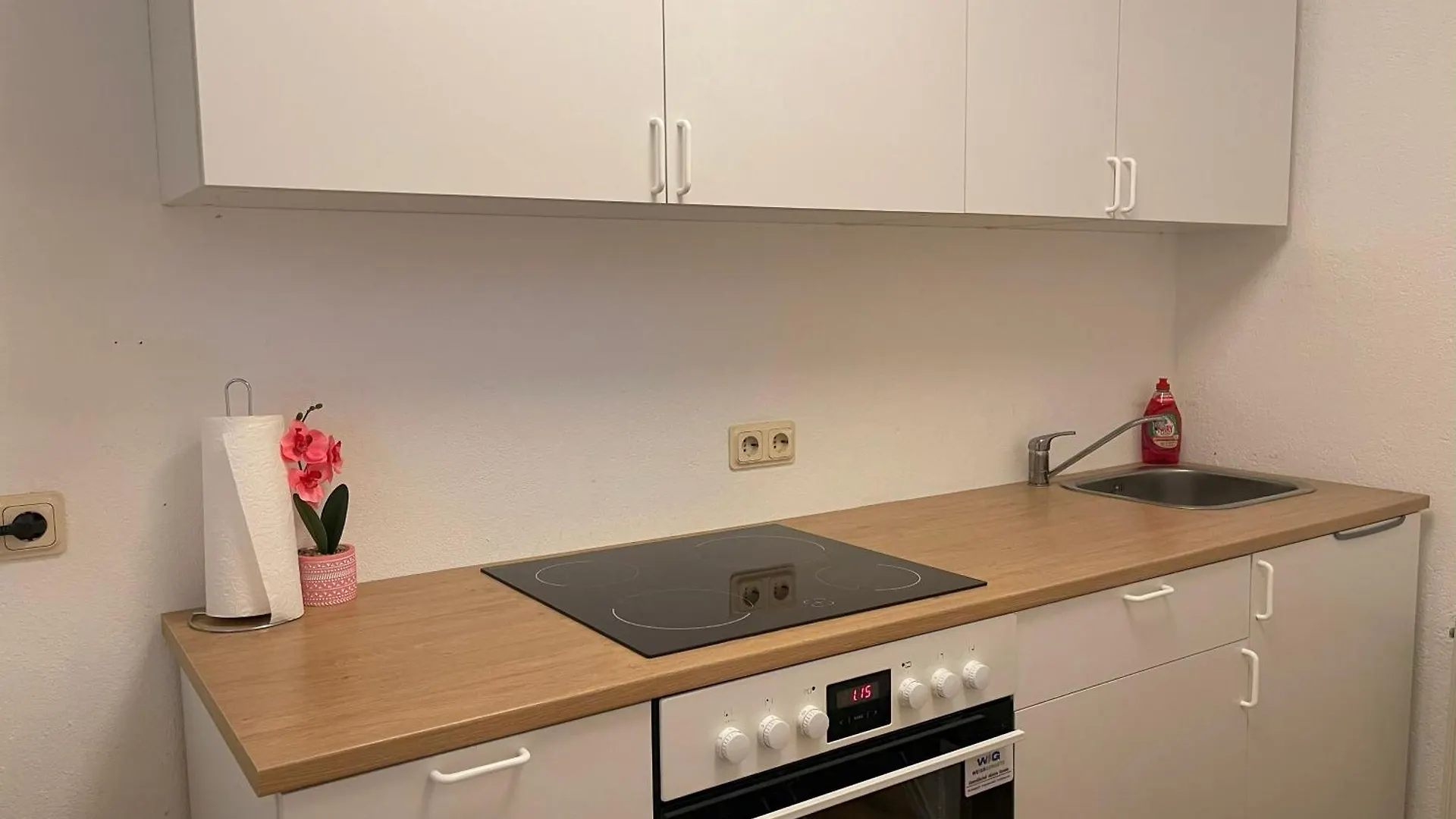 Cozy Studio Apartment In Neusser Street 쾰른