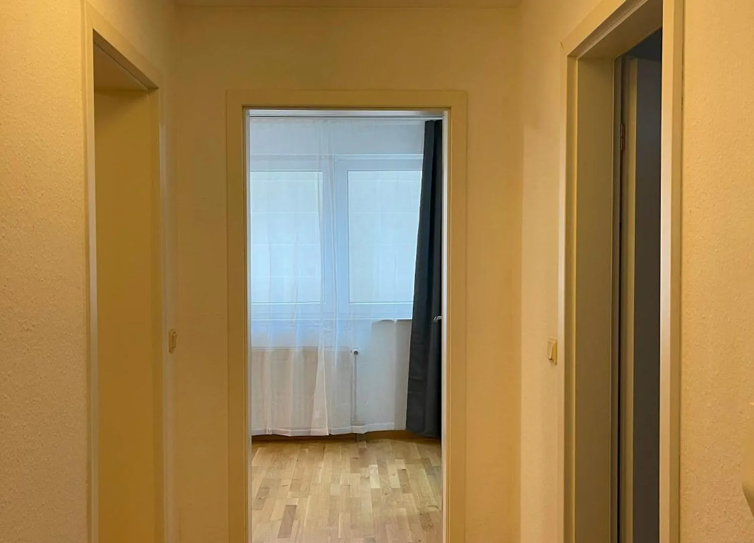 Cozy Studio Apartment In Neusser Street 쾰른